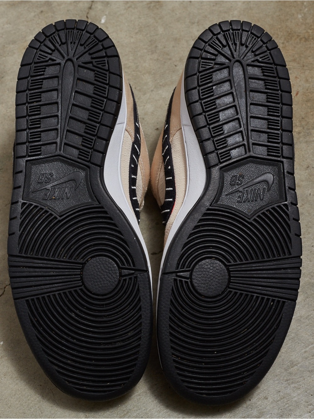 Nike x Albino & Preto SB Dunk Low Pro ‘Jiu-Jitsu’ - Picture 9 of 10